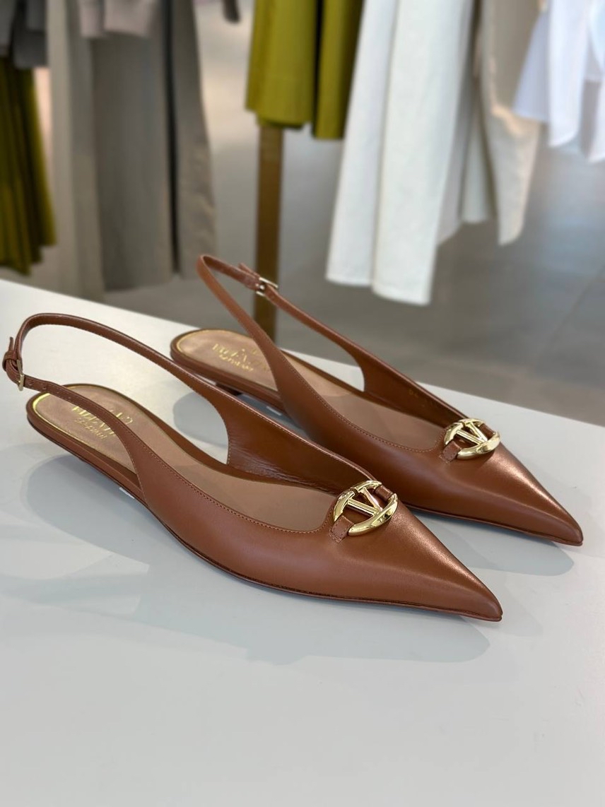 VALENTINO GARAVANI Sandals front view - Women's luxury Shoes