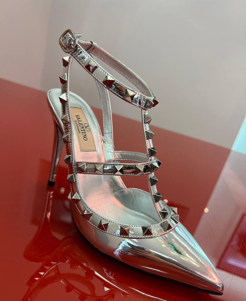 VALENTINO GARAVANI Sandals side view - Women's luxury Shoes