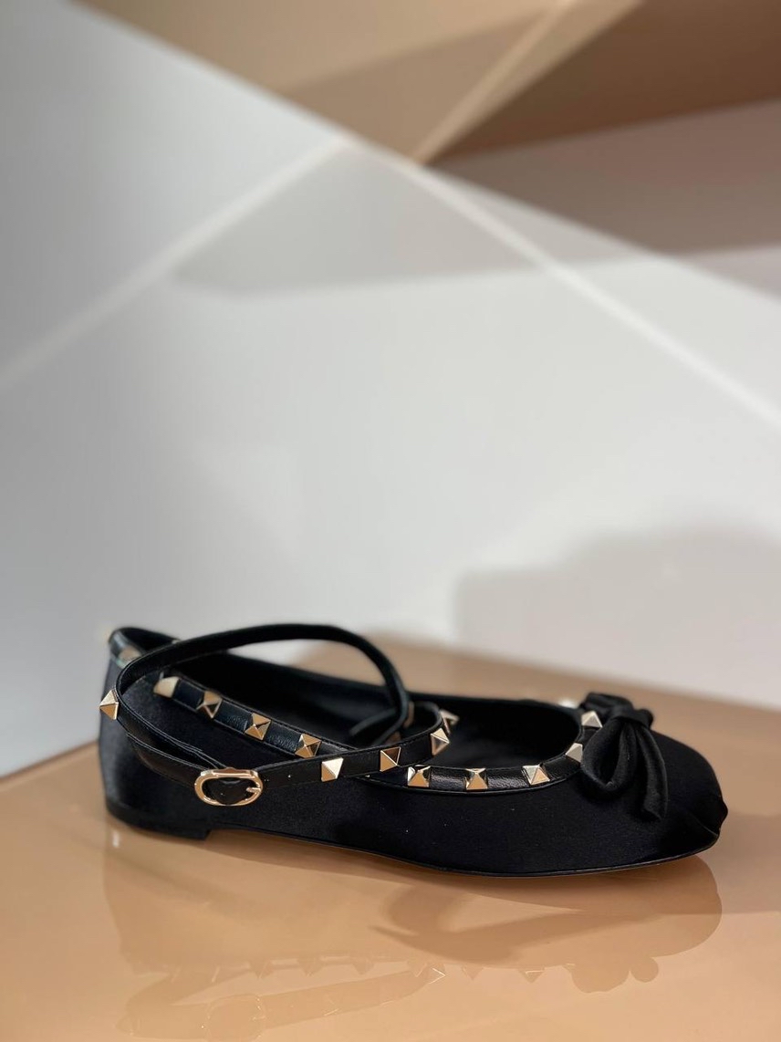 VALENTINO GARAVANI Ballerinas front view - Women's luxury Shoes