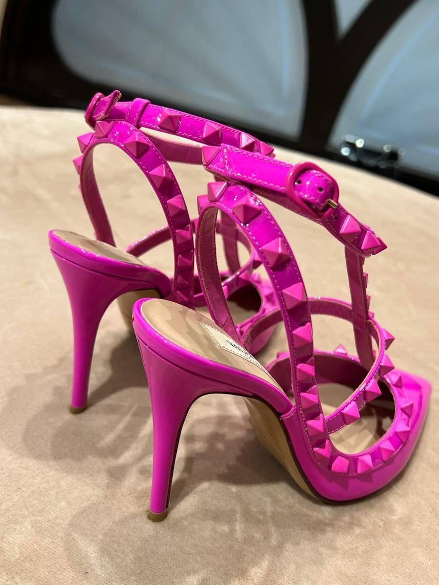 VALENTINO GARAVANI Sandals side view - Women's luxury Shoes