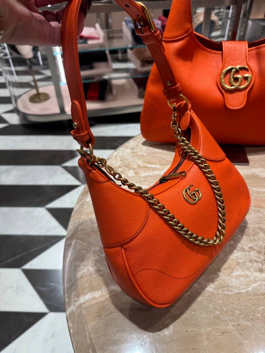 GUCCI Shoulder bags side view - Women's luxury Bags