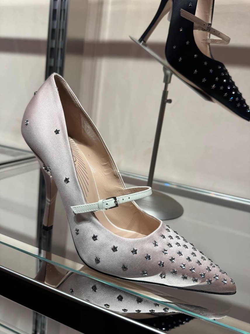 GUCCI Pumps side view - Women's luxury Shoes