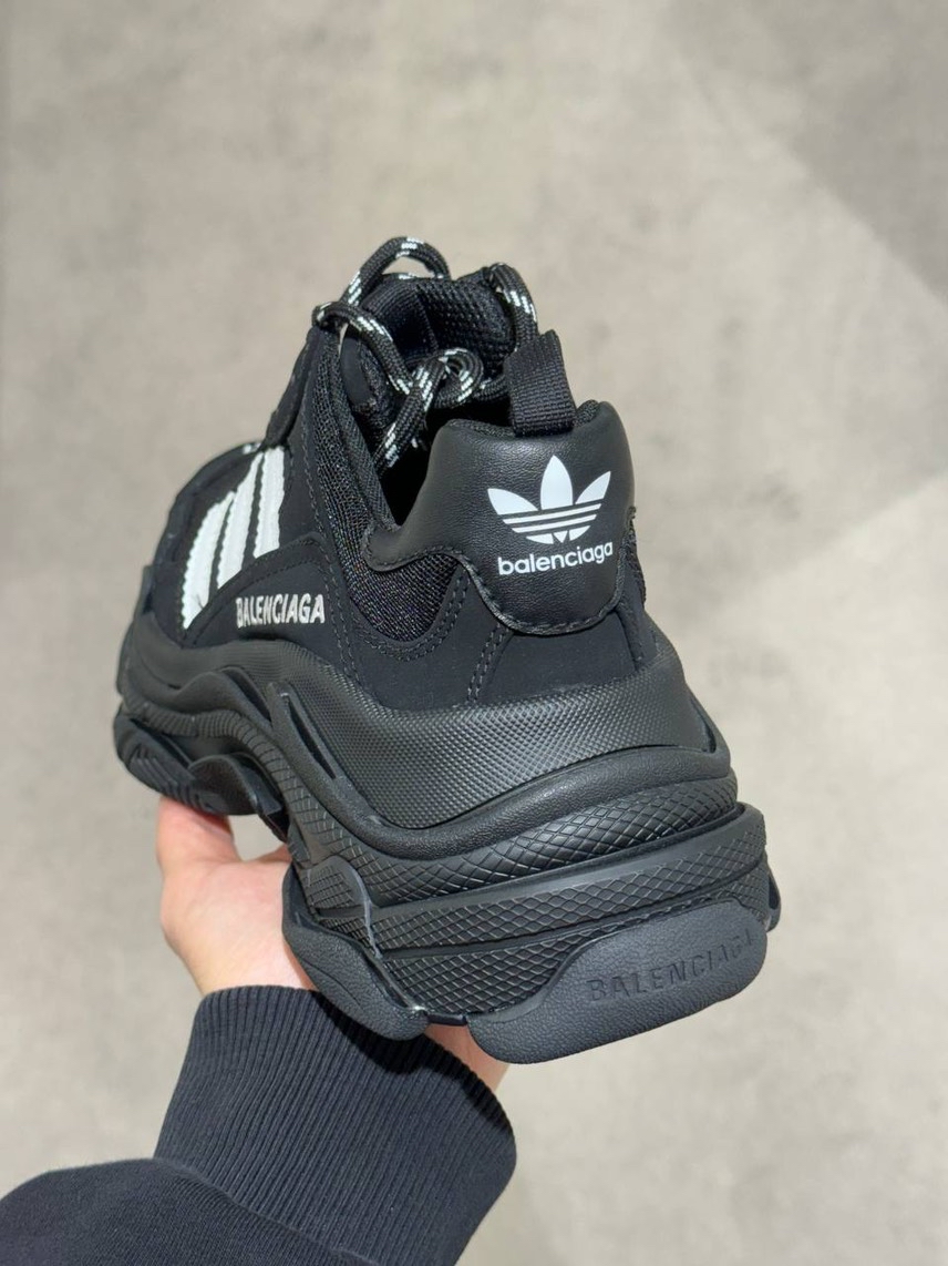 BALENCIAGA Sneakers side view - Women's luxury Shoes