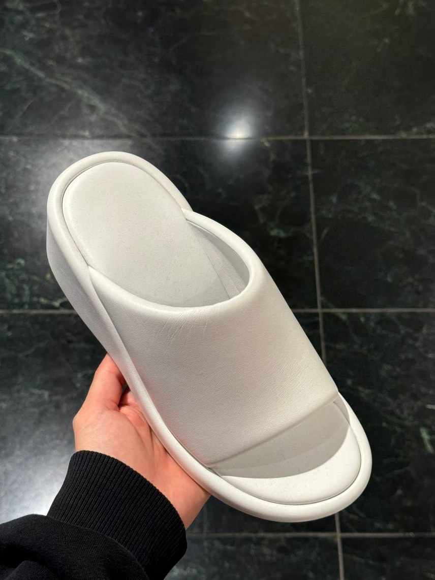 BALENCIAGA Sandals side view - Women's luxury Shoes