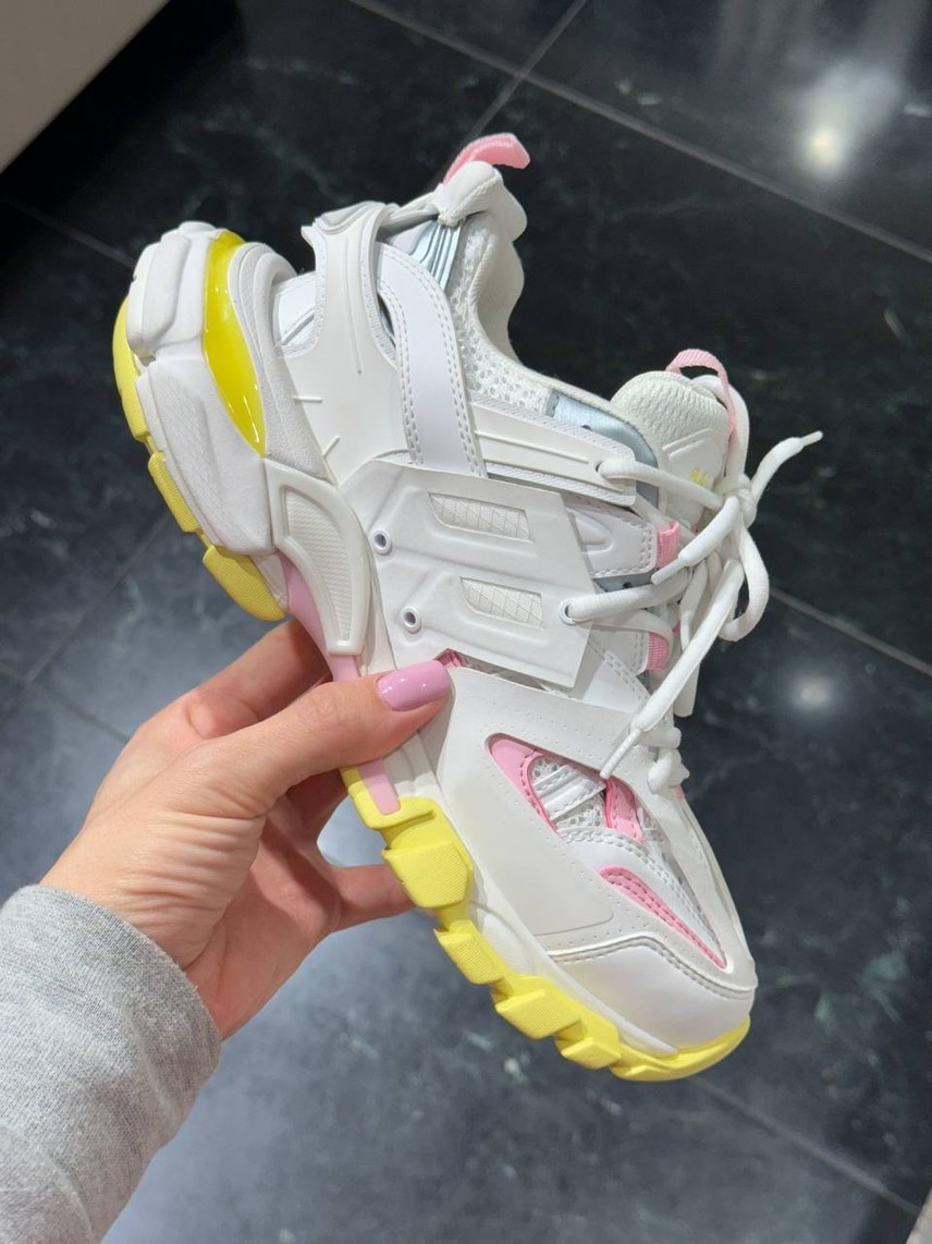 BALENCIAGA Sneakers side view - Women's luxury Shoes