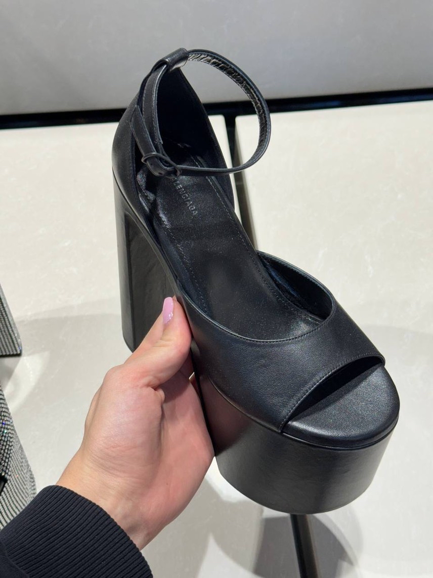 BALENCIAGA Sandals side view - Women's luxury Shoes