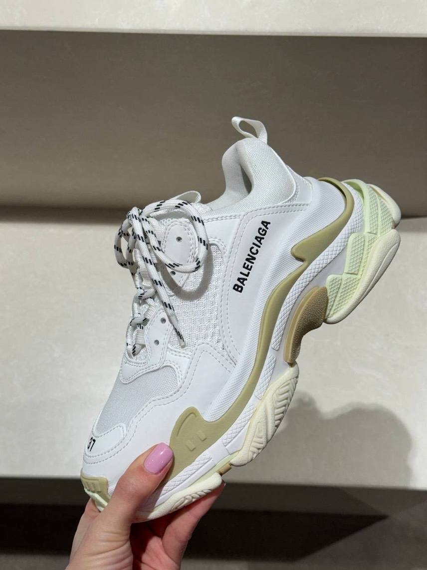 BALENCIAGA Sneakers side view - Women's luxury Shoes