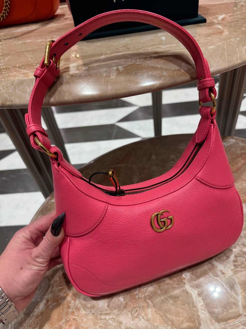 GUCCI Shoulder bags side view - Women's luxury Bags