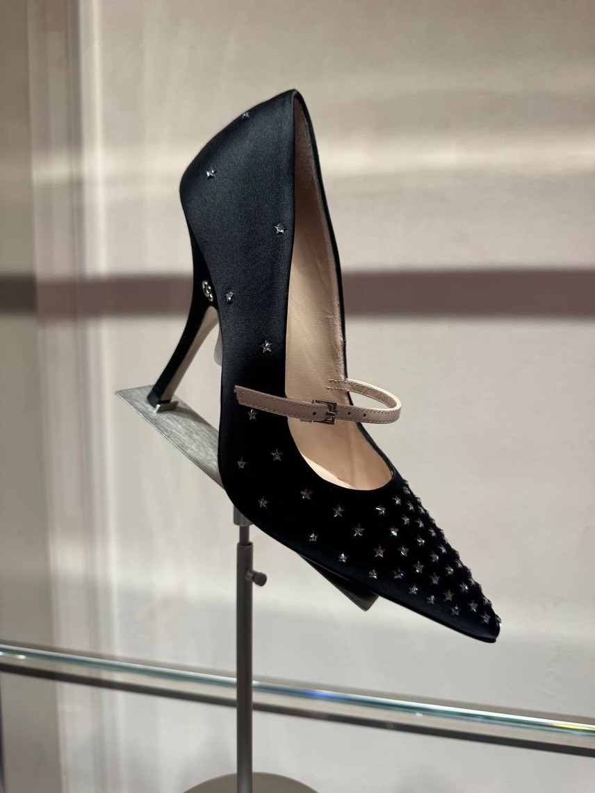 GUCCI Pumps front view - Women's luxury Shoes