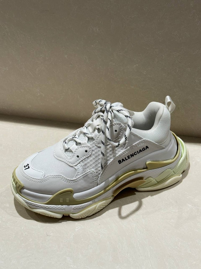 BALENCIAGA Sneakers side view - Women's luxury Shoes