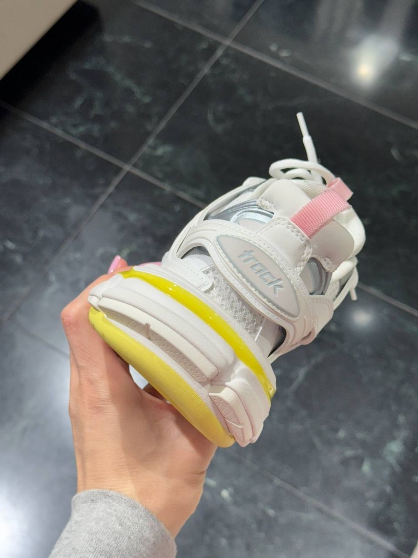 BALENCIAGA Sneakers side view - Women's luxury Shoes