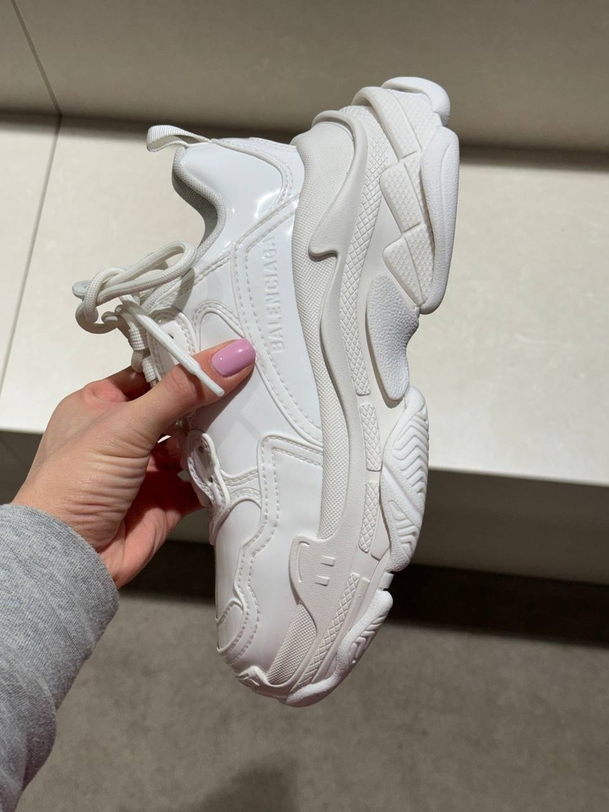 BALENCIAGA Sneakers side view - Women's luxury Shoes