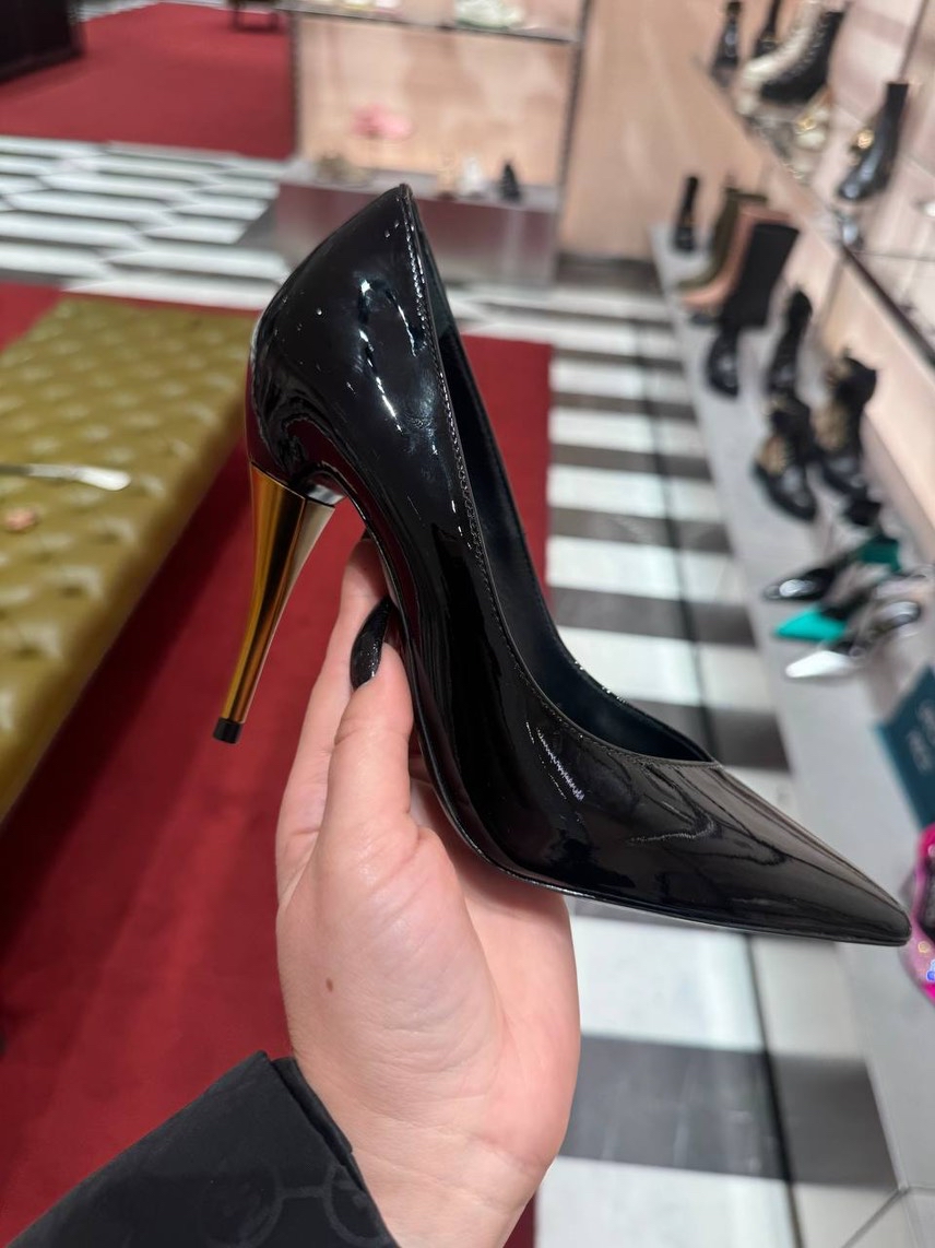 GUCCI Pumps front view - Women's luxury Shoes