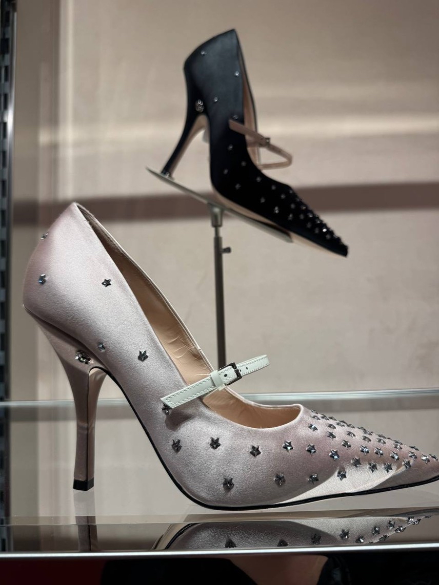 GUCCI Pumps front view - Women's luxury Shoes