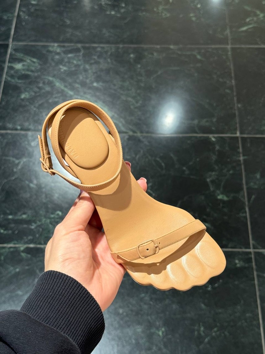 BALENCIAGA Sandals side view - Women's luxury Shoes
