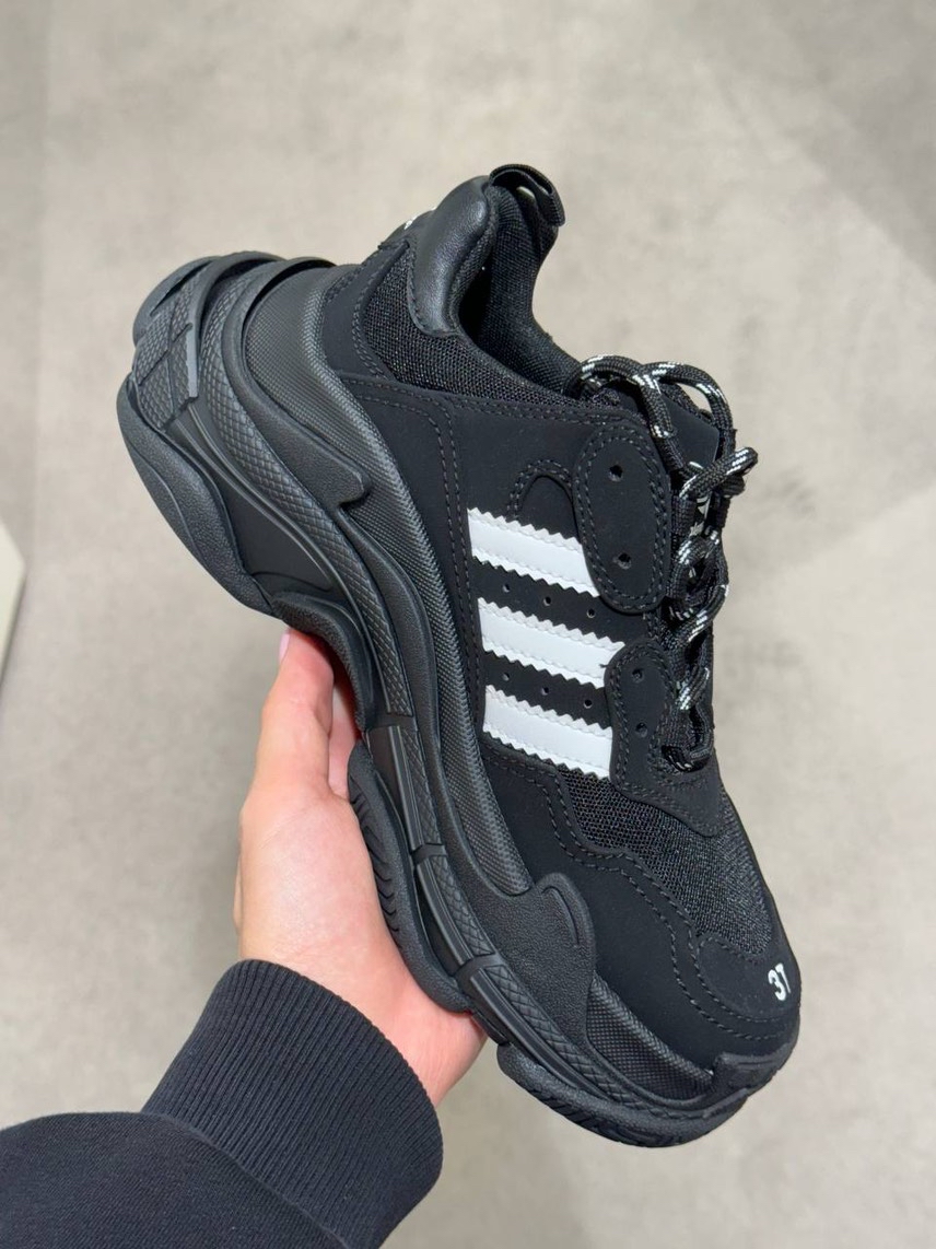BALENCIAGA Sneakers front view - Women's luxury Shoes
