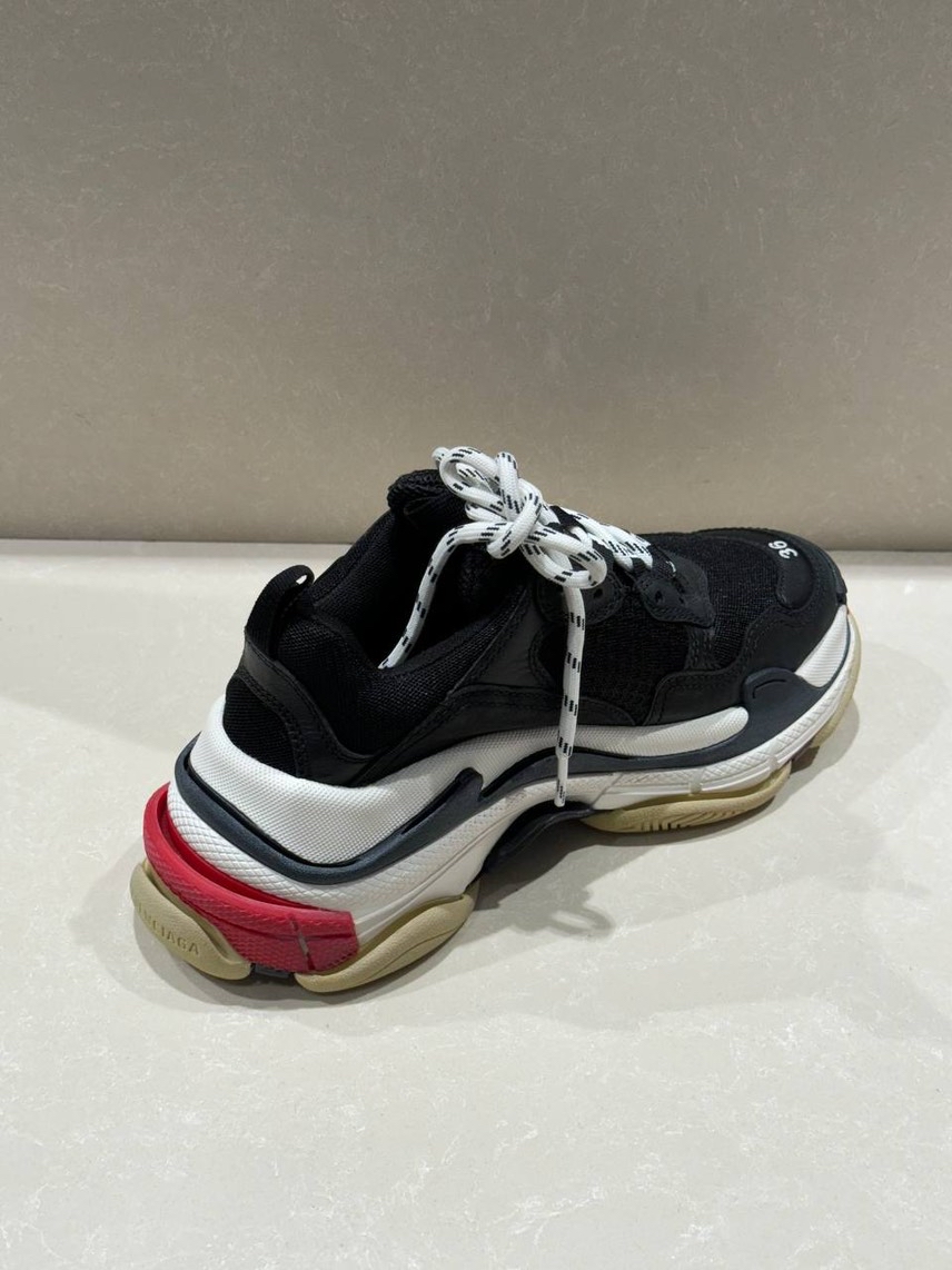 BALENCIAGA Sneakers side view - Women's luxury Shoes