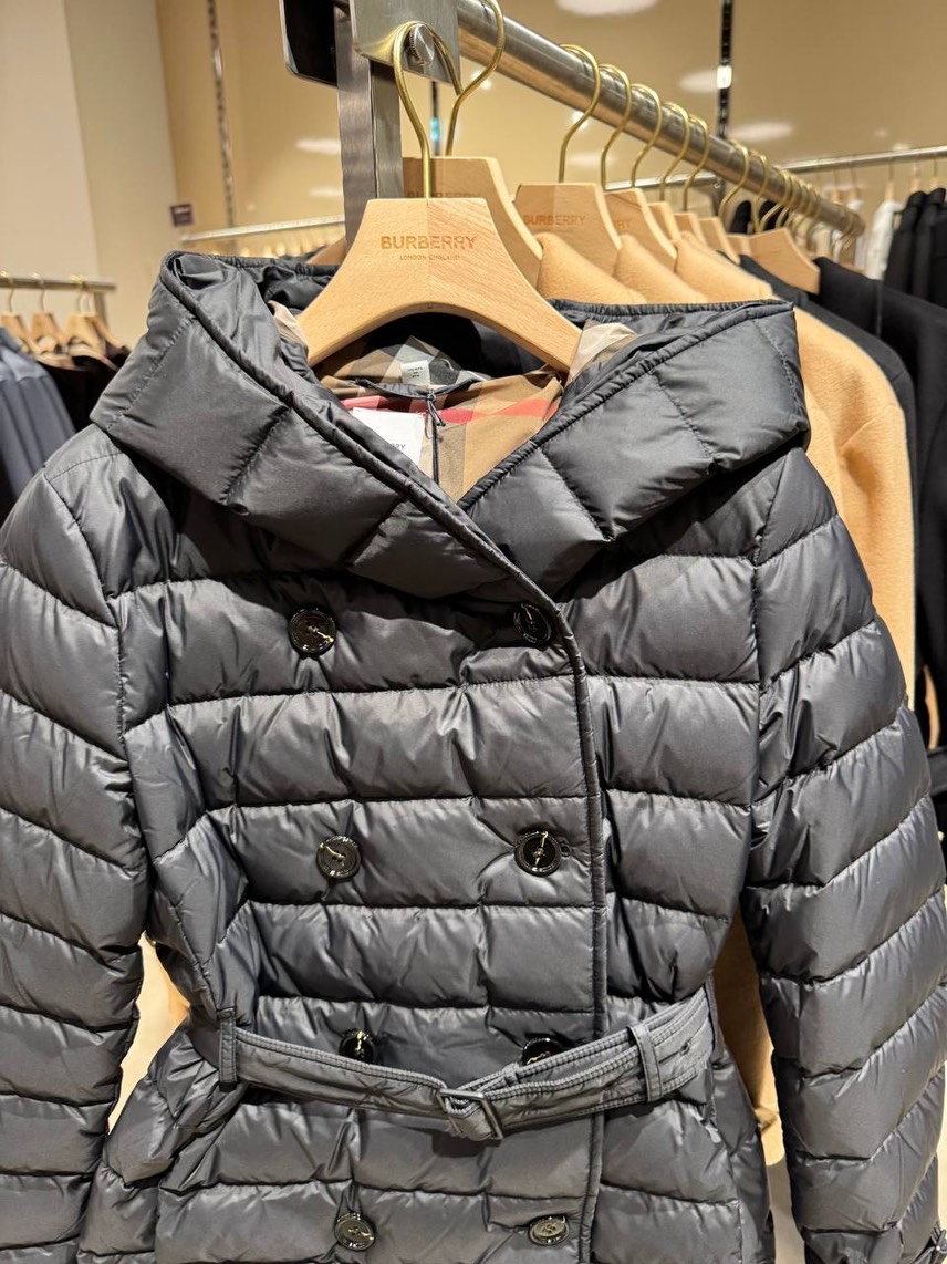 BURBERRY Down jacket side view - Women's luxury Clothes