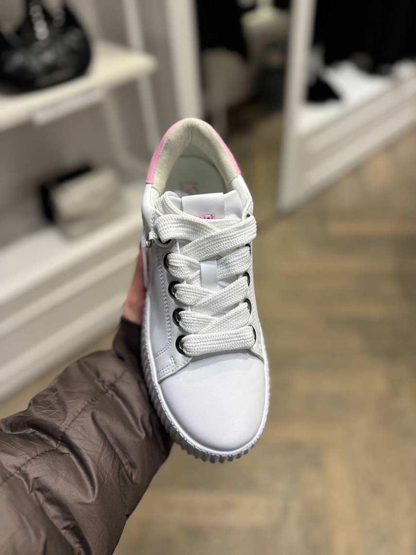 KARL LAGERFELD Sneakers side view - Women's luxury Shoes