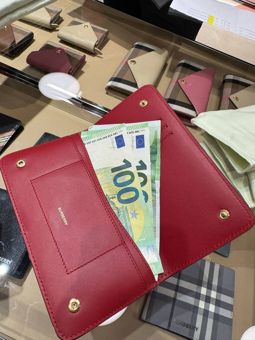 BURBERRY Wallets and small leather goods side view - Women's luxury Accessories