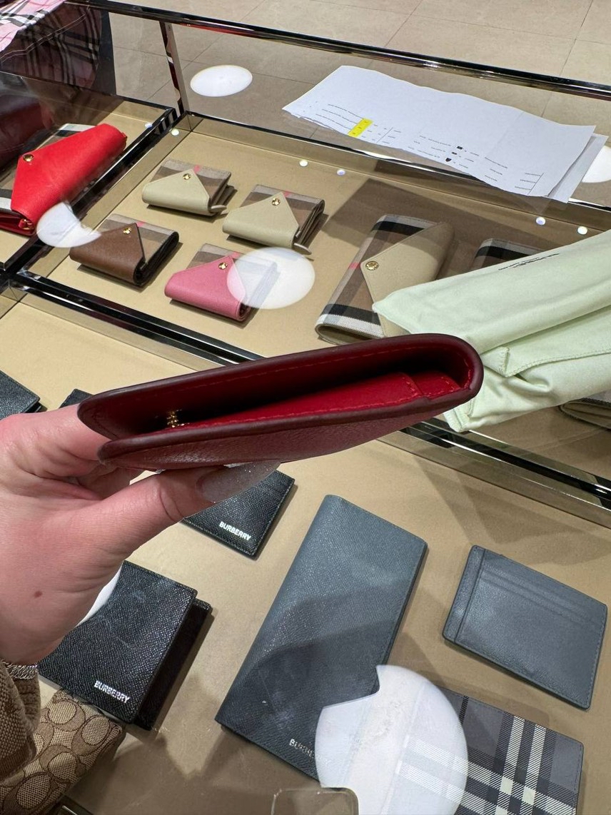 BURBERRY Wallets and small leather goods side view - Women's luxury Accessories