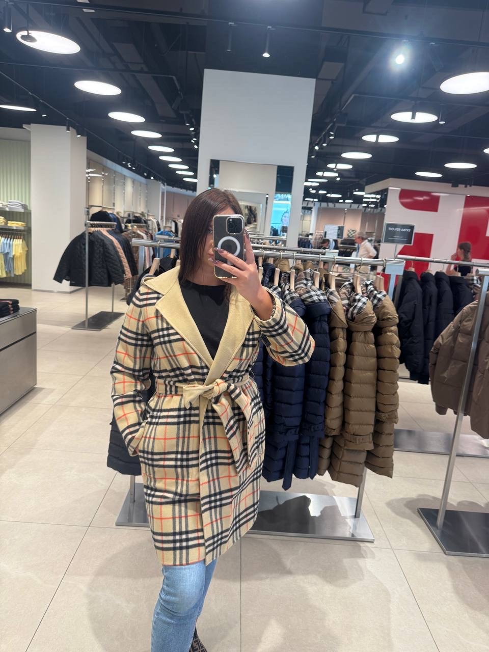 BURBERRY Coats side view - Women luxury Clothes