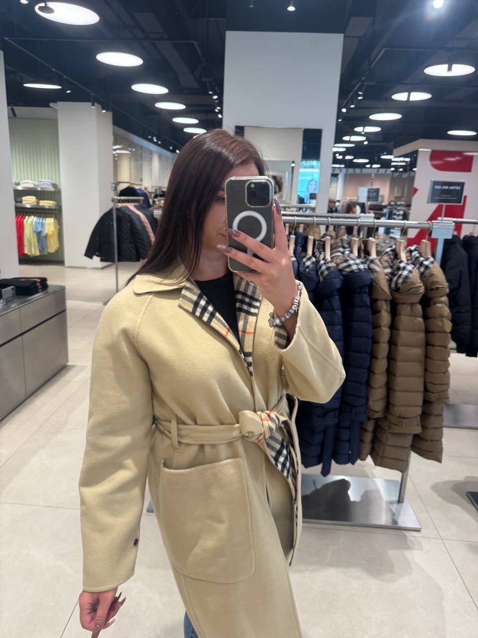 BURBERRY Coats side view - Women luxury Clothes