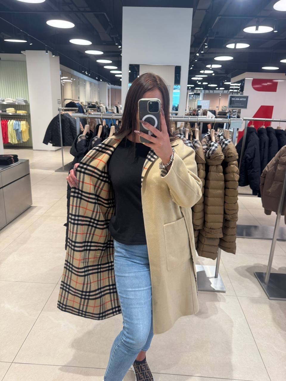 BURBERRY Coats side view - Women luxury Clothes