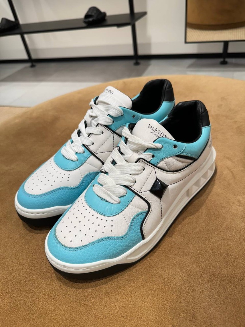 VALENTINO GARAVANI Sneakers side view - Men's luxury Shoes