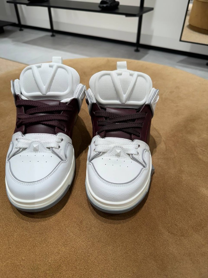 VALENTINO GARAVANI Sneakers side view - Men's luxury Shoes