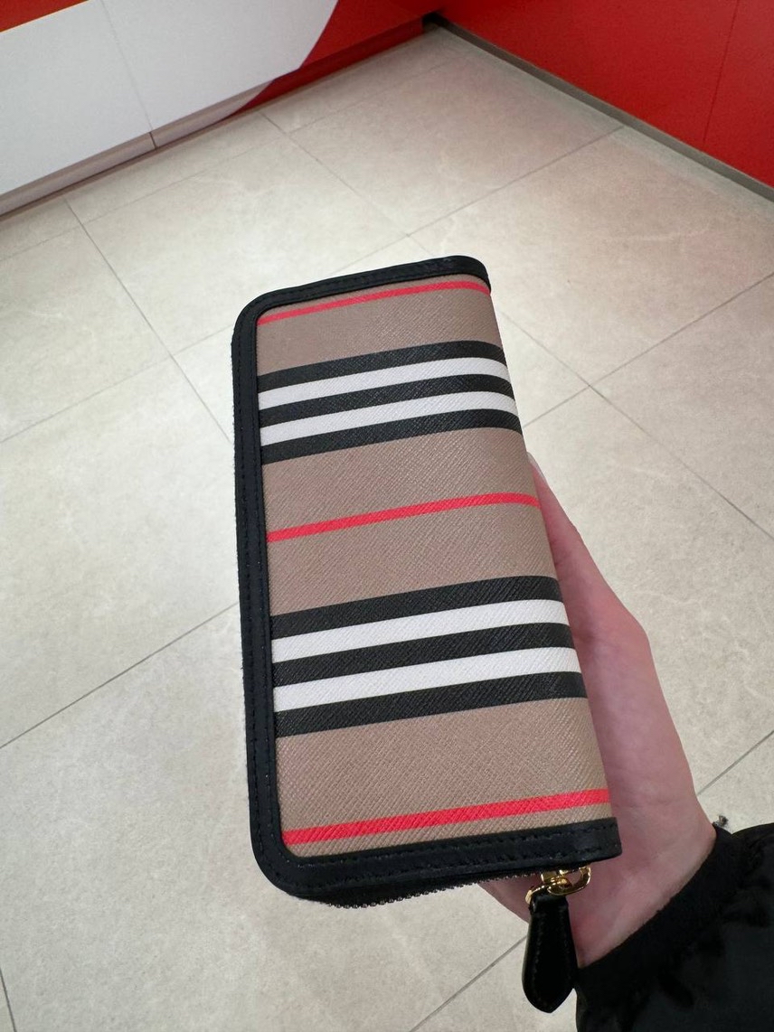 BURBERRY Wallets and small leather goods front view - Women's luxury Accessories