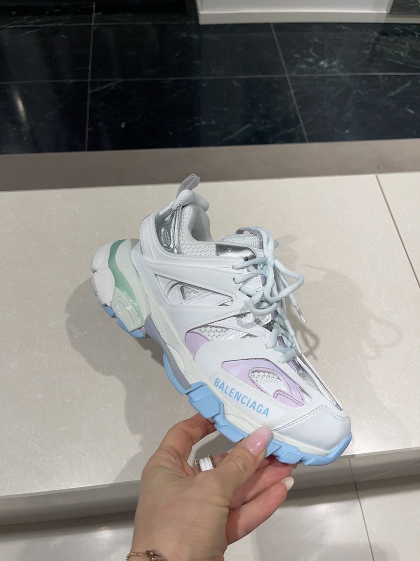 BALENCIAGA Sneakers side view - Women's luxury Shoes