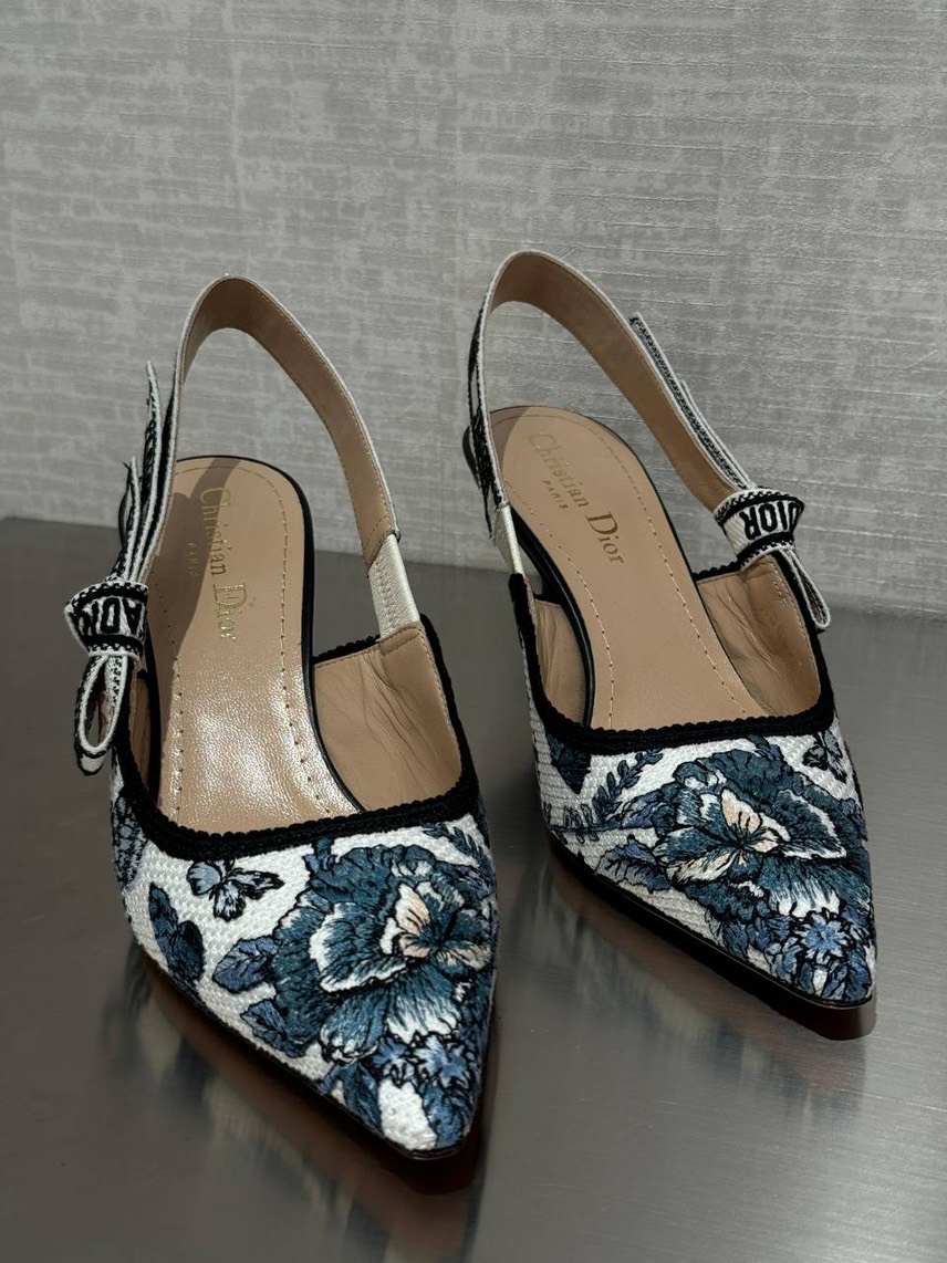 DIOR Sandals front view - Women's luxury Shoes