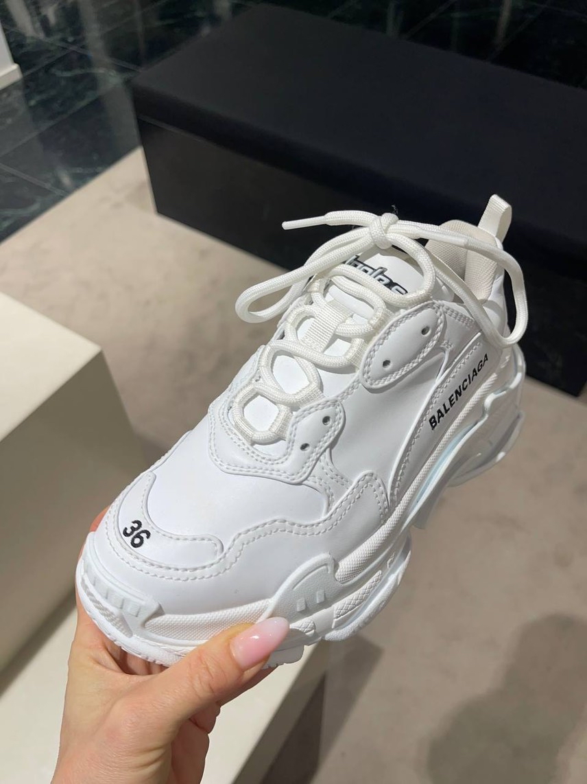 BALENCIAGA Sneakers side view - Women's luxury Shoes