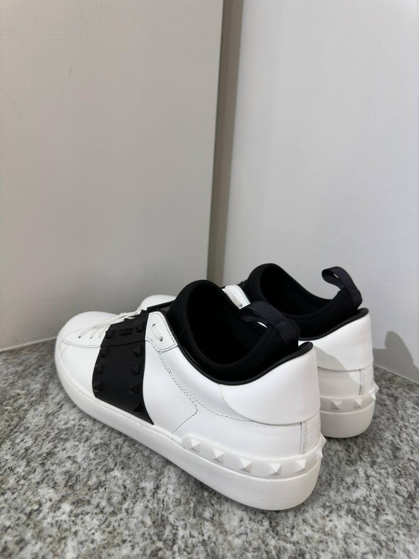 VALENTINO GARAVANI Sneakers side view - Men's luxury Shoes