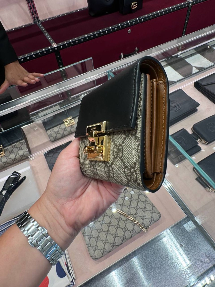 GUCCI Wallets and small leather goods side view - Women's luxury Accessories