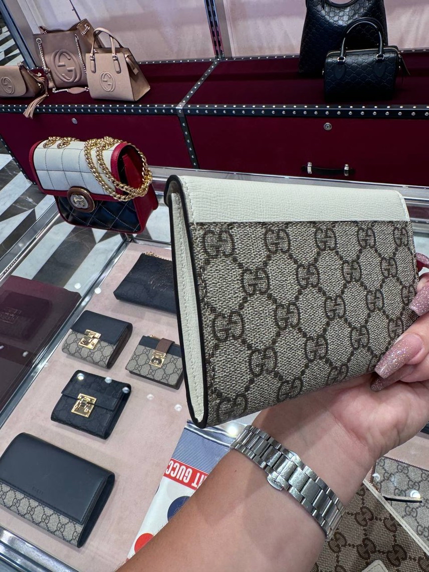 GUCCI Wallets and small leather goods side view - Women's luxury Accessories