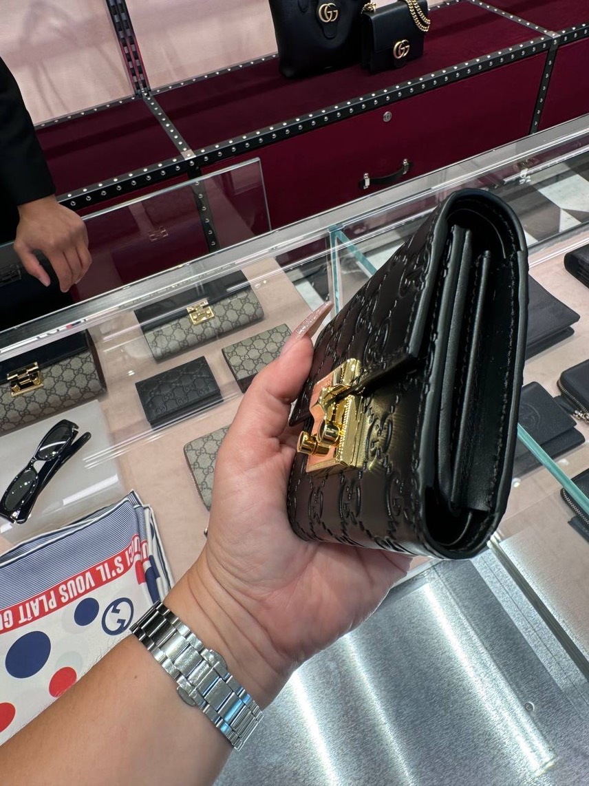 GUCCI Wallets and small leather goods side view - Women's luxury Accessories