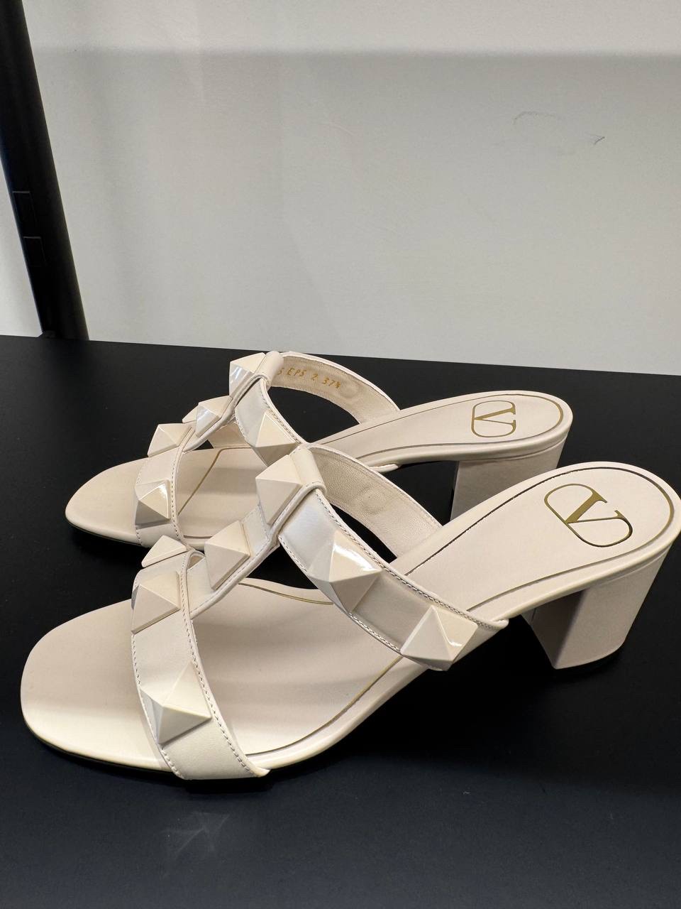 VALENTINO GARAVANI Sandals front view - Women's luxury Shoes