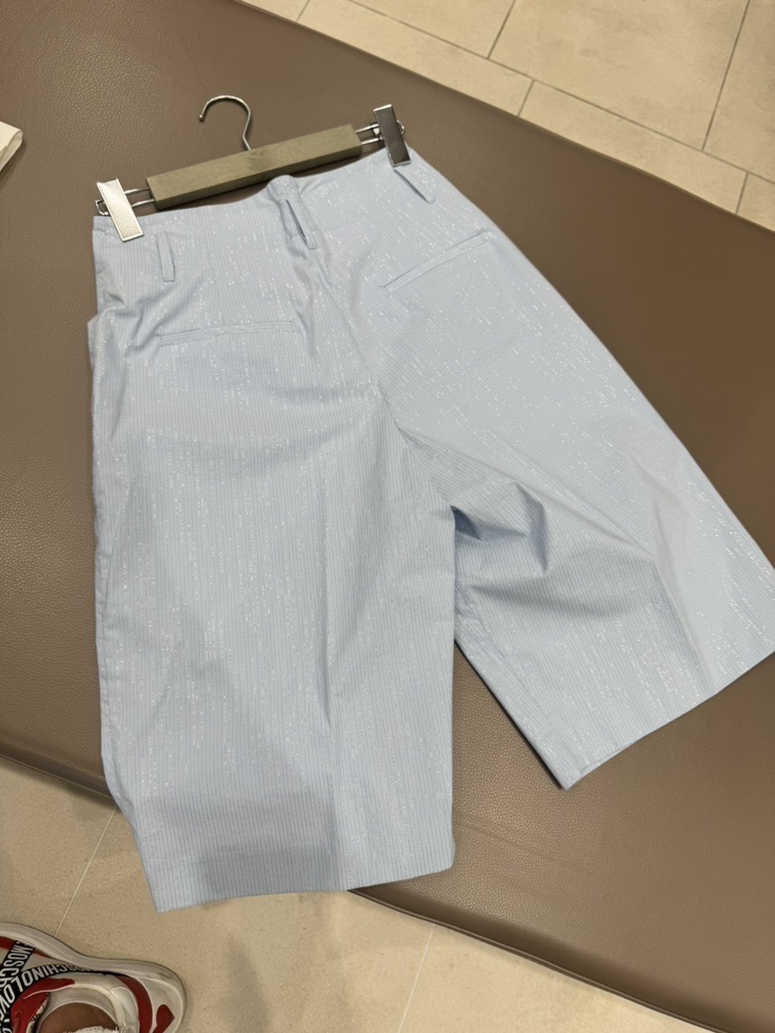 PESERICO Shorts side view - Women's luxury Clothes