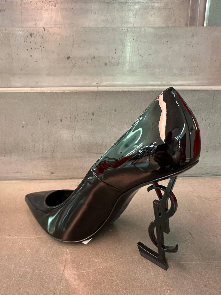YVES SAINT LAURENT Pumps side view - Women's luxury Shoes