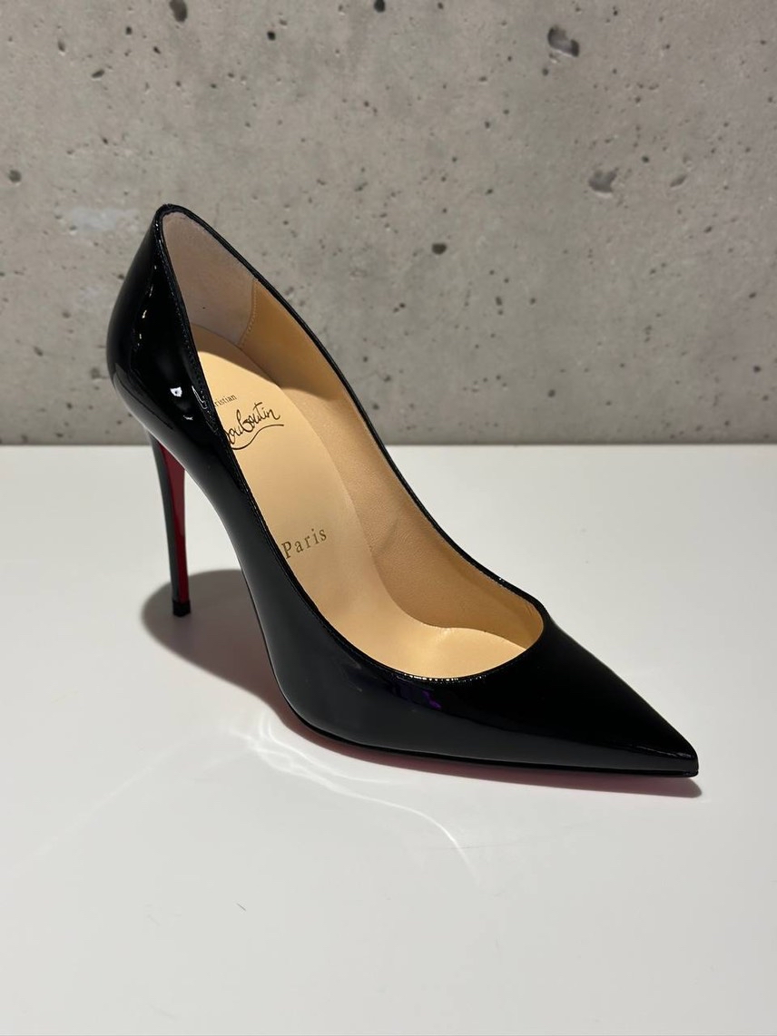 CHRISTIAN LOUBOUTIN Pumps front view - Women's luxury Shoes