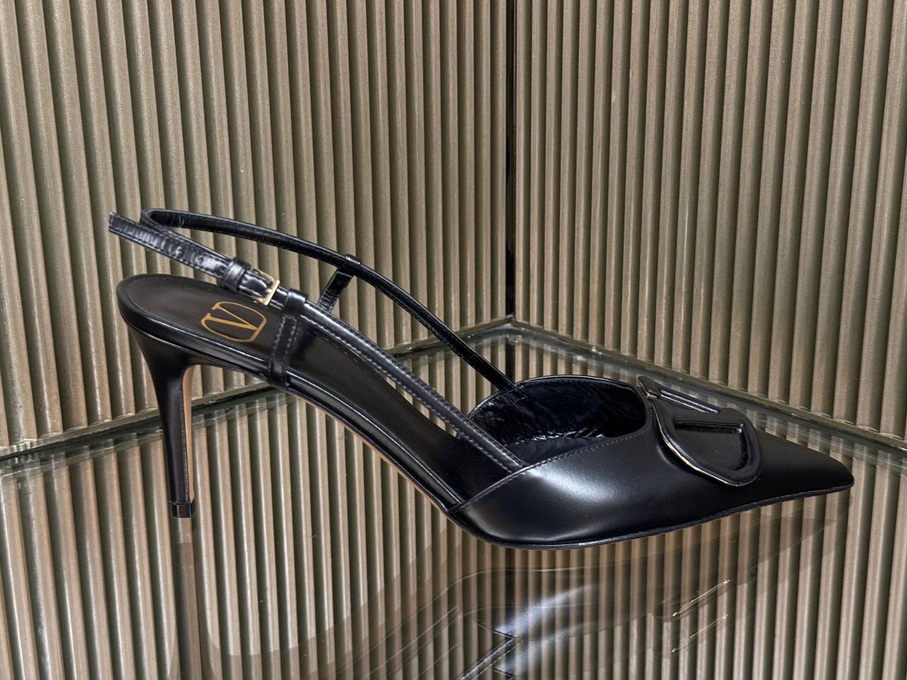 VALENTINO GARAVANI Sandals side view - Women's luxury Shoes