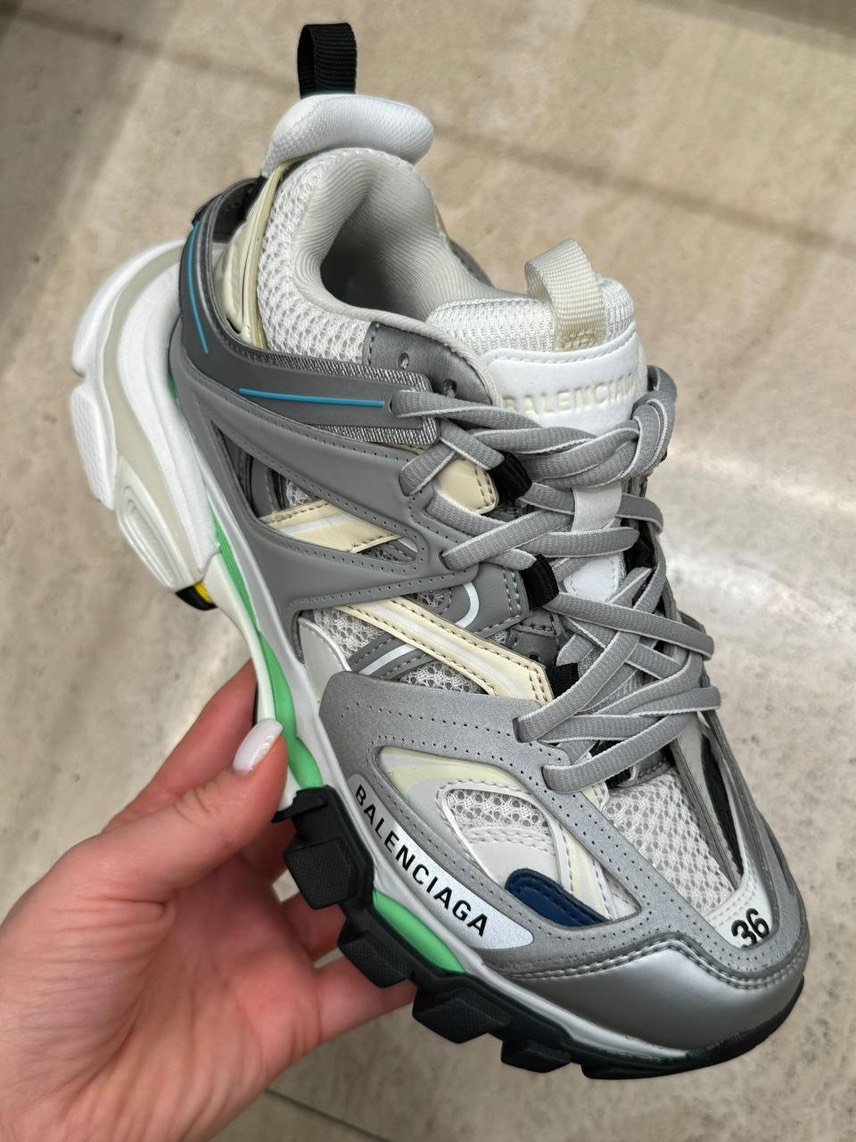 BALENCIAGA Sneakers side view - Women's luxury Shoes