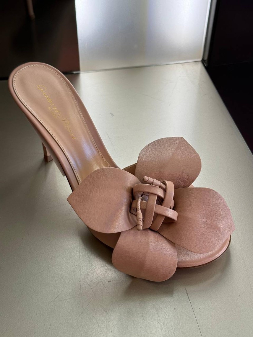 GIANVITO ROSSI Sandals front view - Women's luxury Shoes