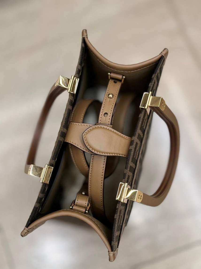 FENDI Shoulder bags side view - Women's luxury Bags