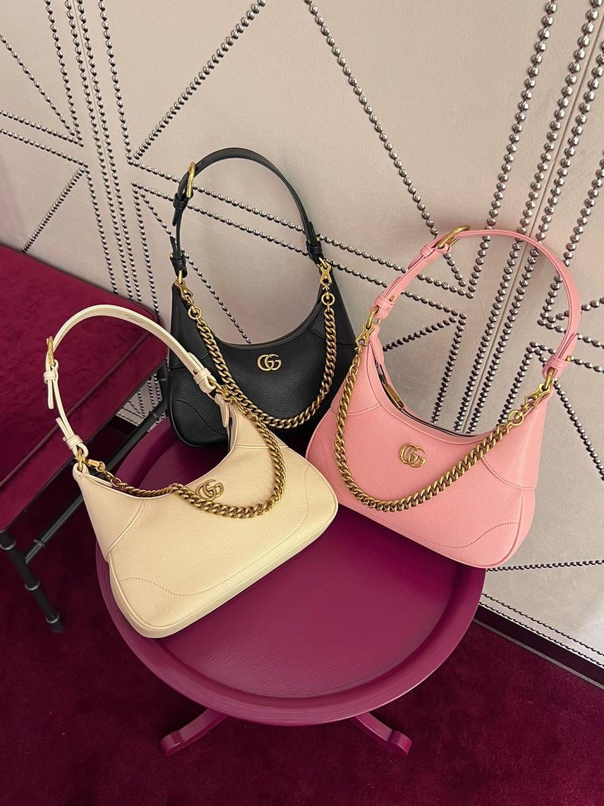 GUCCI Shoulder bags front view - Women's luxury Bags