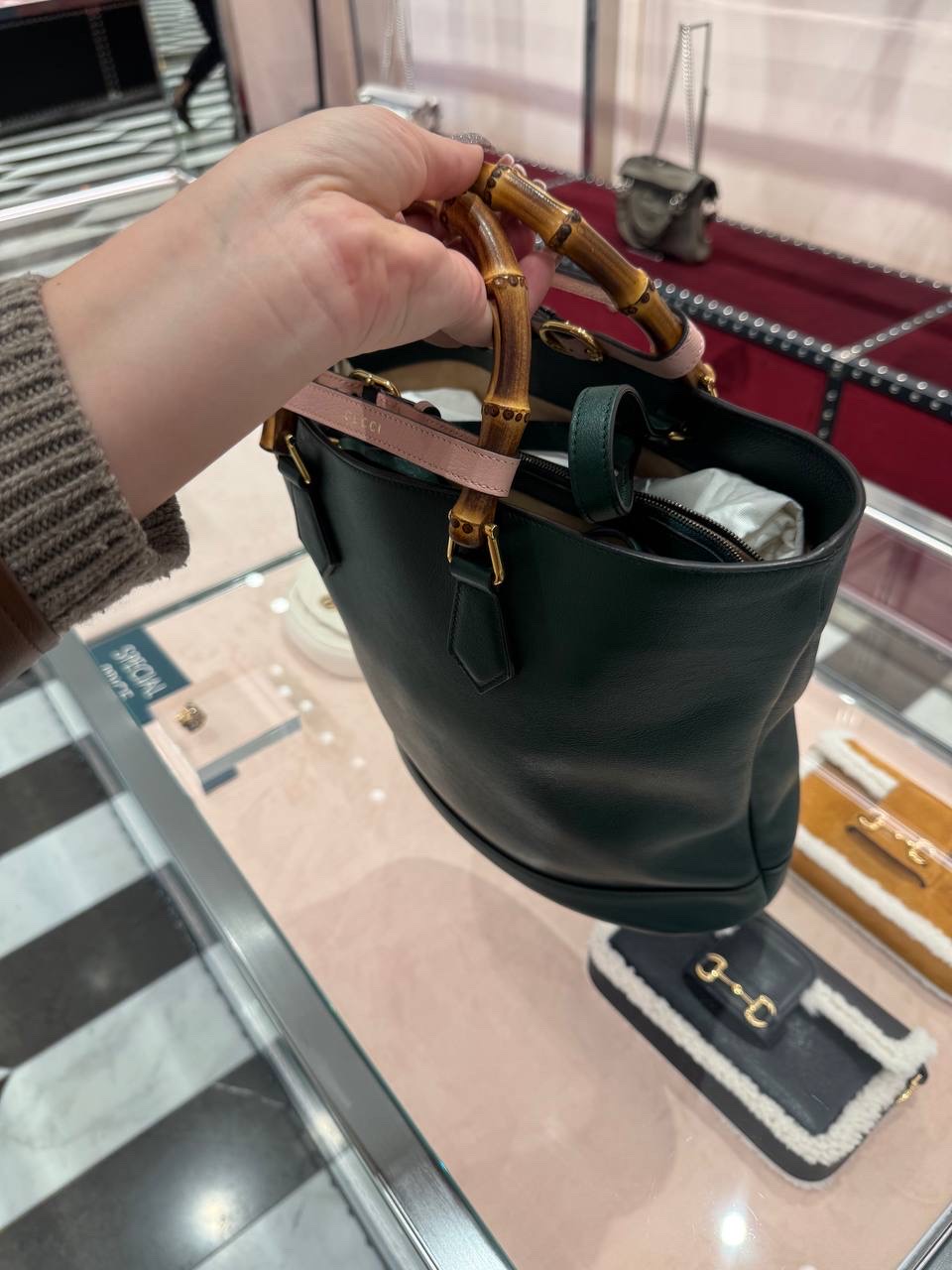 GUCCI Crossbody bags side view - Women's luxury Bags