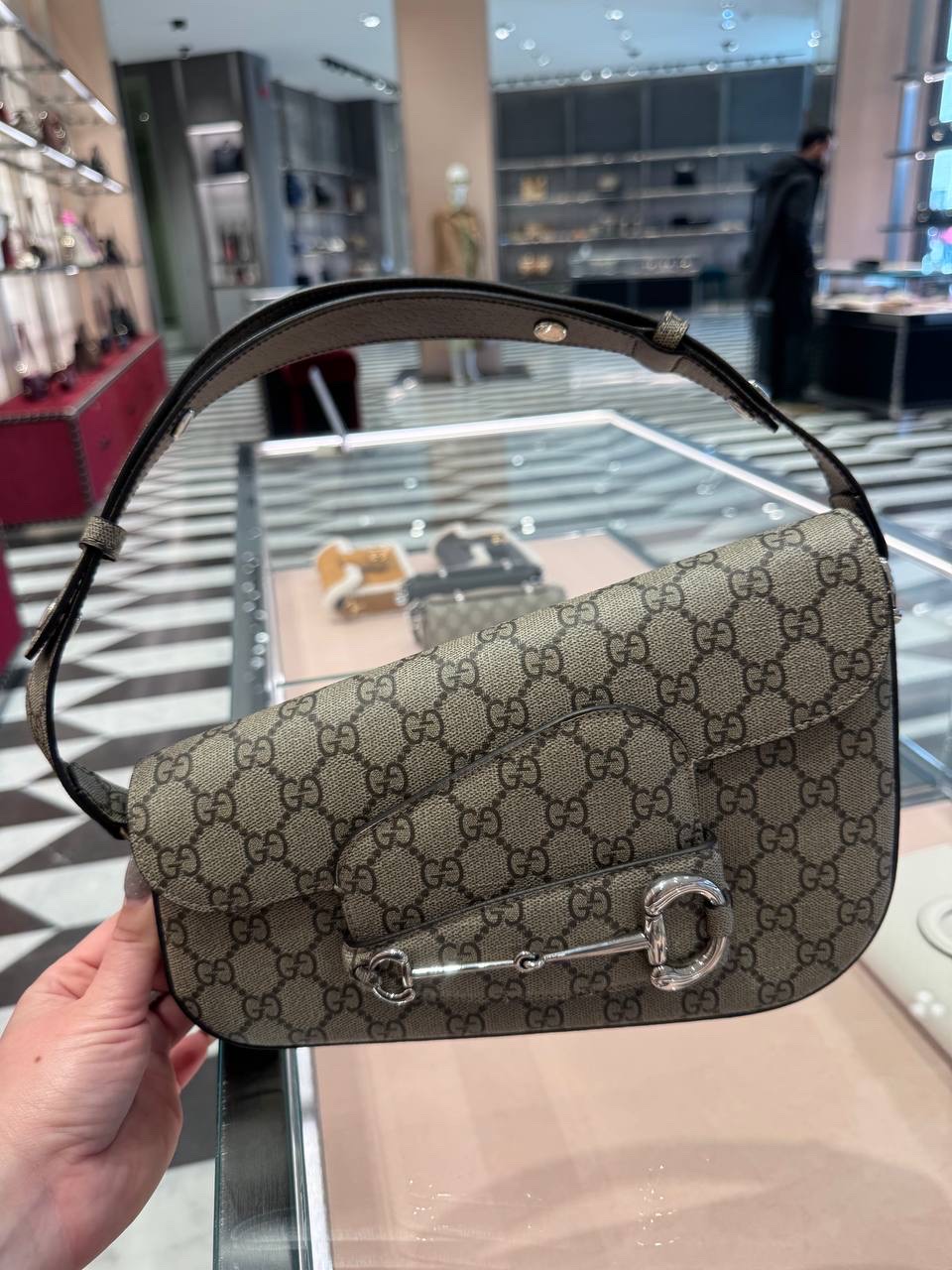 GUCCI Shoulder bags front view - Women's luxury Bags