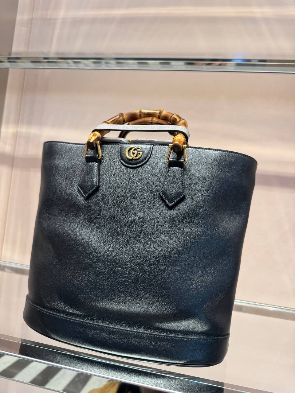 GUCCI Crossbody bags side view - Women's luxury Bags